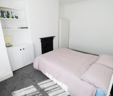2 bedroom maisonette to rent - Photo 6