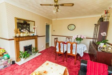 3 bedroom bungalow to rent - Photo 3