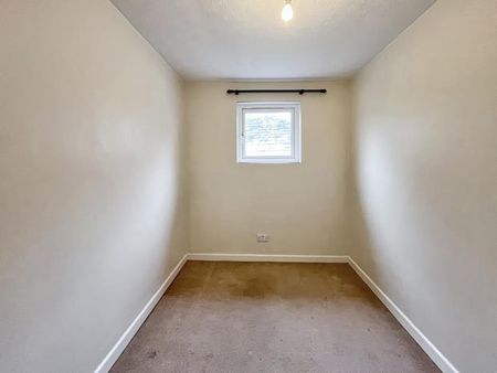 3 bedroom flat to rent - Photo 2