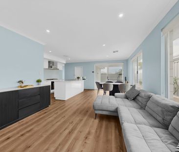 Family Comfort in a Quiet street - Photo 3