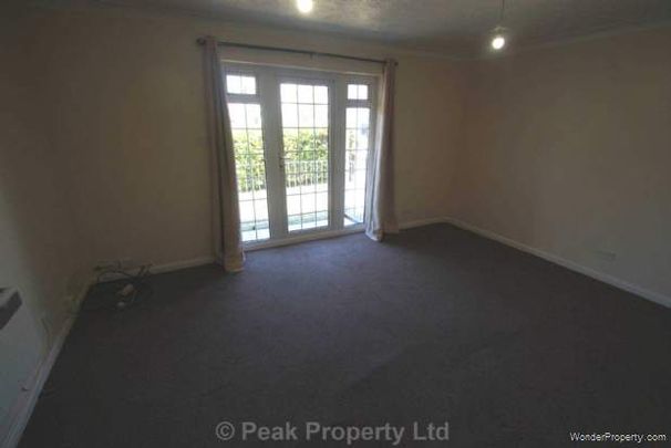 2 bedroom property to rent in Westcliff On Sea - Photo 1