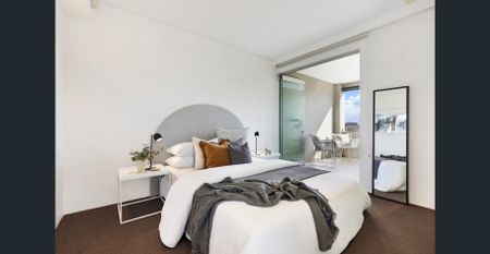 Contemporary City-View Apartment Offering Luxury, Light and Lifestyle - Photo 2