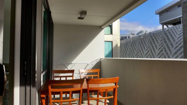 CITY CENTRE - Dockside Cutie - Photo 1