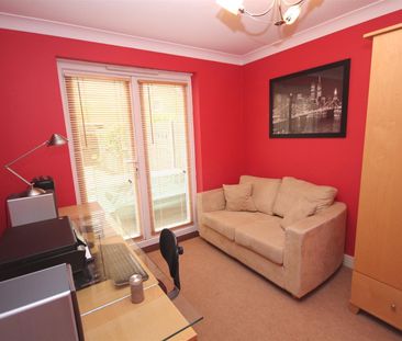 4 bedroom Terraced House to let - Photo 5