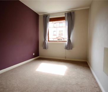 2 bed flat for rent in Polwarth - Photo 1