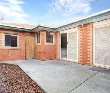 Close to public transport! - Photo 5