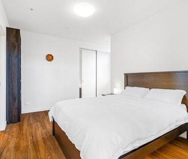 Stunning Divercity Apartment With City Views - Photo 2