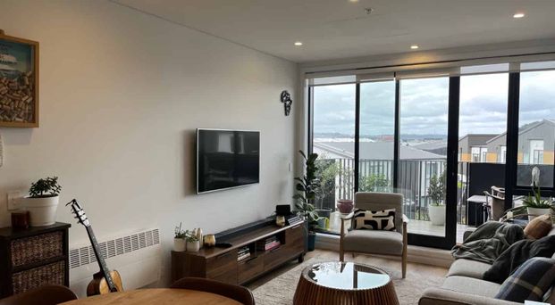 2 bedroom apartment available Te Uru Apartments - Photo 1