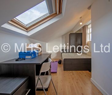 4 Bedroom Mid Terraced House for rent in Harold Terrace - Photo 4
