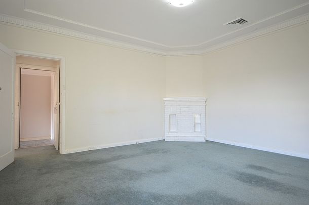 STROLL TO THE STATION - Perfectly Located - Photo 1