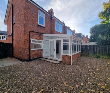 3 bedroom semi-detached house to rent - Photo 5