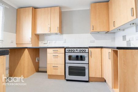 4 bedroom townhouse to rent - Photo 4
