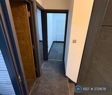 3 bedroom semi-detached house to rent - Photo 6