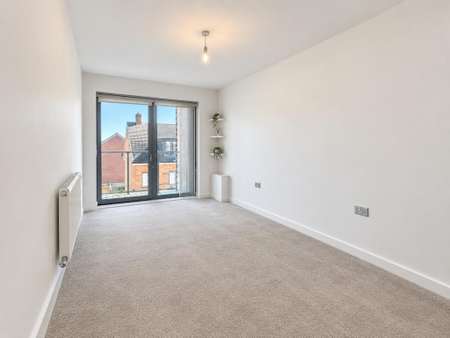 2 bedroom flat to rent - Photo 2