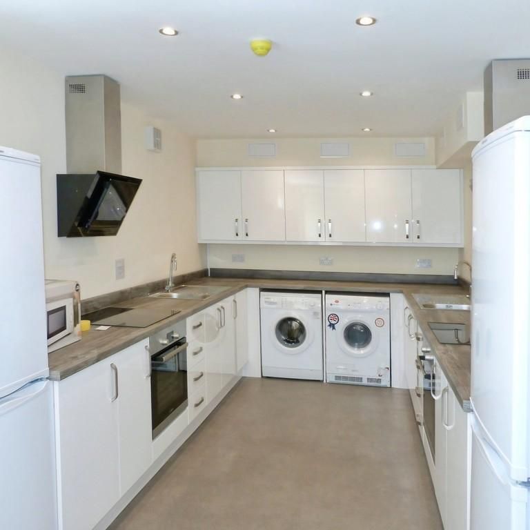 1 bedroom in a house share to rent - Photo 1