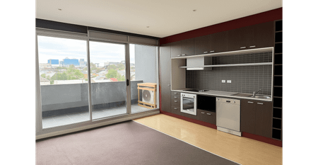 Light, Lifestyle, and Location — Richmond’s Best Awaits - Photo 4