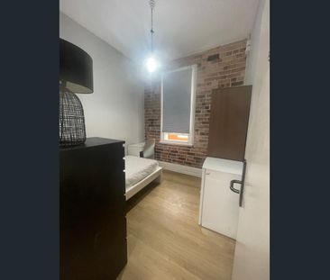 Grand Victorian with outstanding living - Photo 2