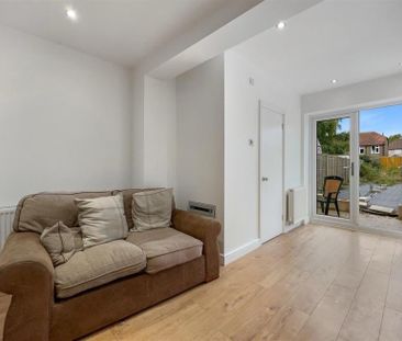 5 Bed Terraced House, Larch Tree Avenue, CV4 - Photo 1