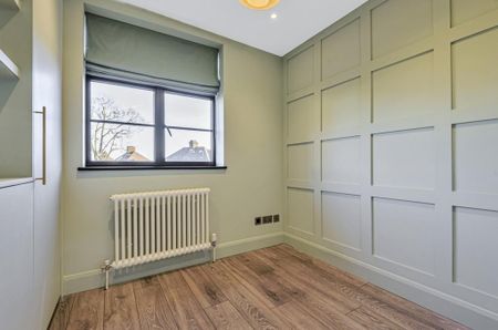 4 bedroom end of terrace house to rent - Photo 3