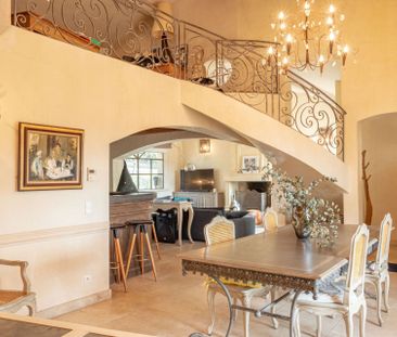 Location Maison Aix-en-Provence 8 Pièces 353 m² - Photo 6