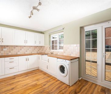 3 bedroom end of terrace house to rent - Photo 5