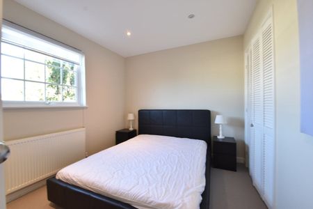 Angas Court, WEYBRIDGE, KT13 - Photo 3