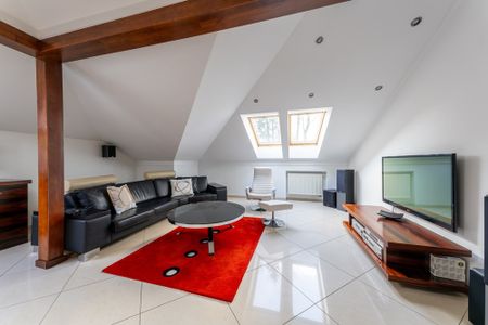 ELEGANT RESIDENCE FOR RENT IN ŁOMIANKI - Photo 2