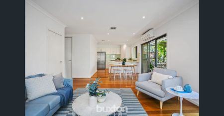 SPACIOUS FAMILY HOME IN PRIME HIGHETT POCKET! - Photo 2