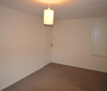 2 bedroom semi-detached house to rent - Photo 5