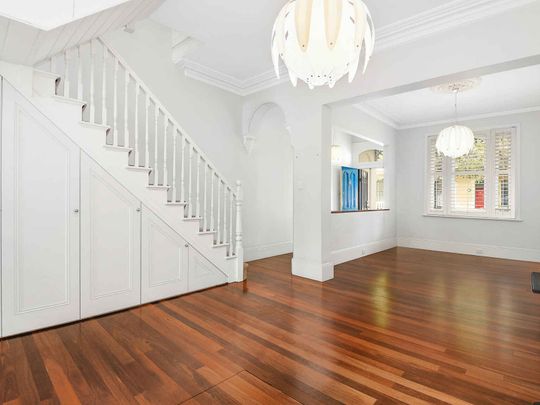 Stunning Three Bedroom Plus Office Terrace House In Surry Hills Best Street - Photo 1