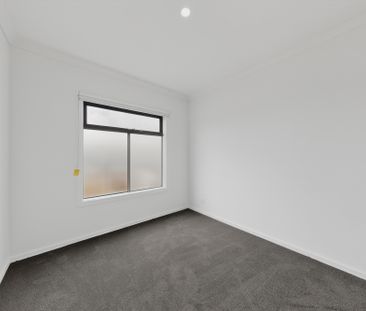 34 Jandakot, Point Cook VIC 3030 - House For Rent | Domain - Photo 4