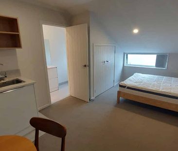 Furnished Studio Knocking On Uni's Door! - Photo 3
