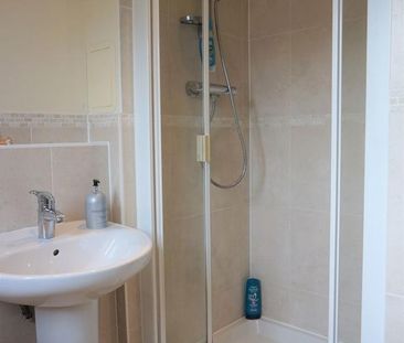 3 bedroom semi-detached house to rent - Photo 6