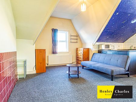 1 Bedroom For Rent - Photo 3