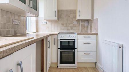 1 bedroom flat to rent - Photo 2