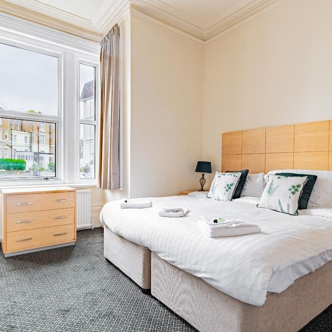 1 bedroom in a house share to rent - Photo 1