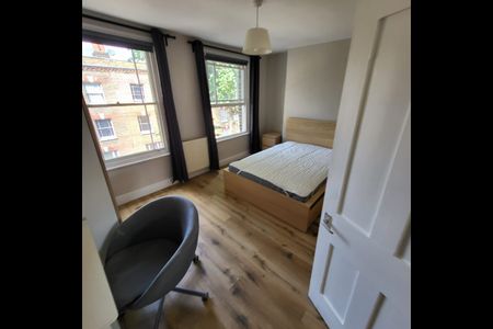4 Bed Terraced House, Henshaw Street, SE17 - Photo 5