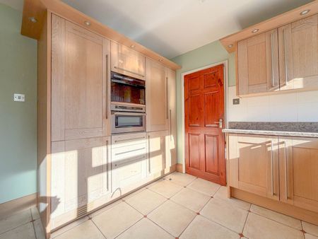 3 Bedroom Detached for Rent - Photo 5