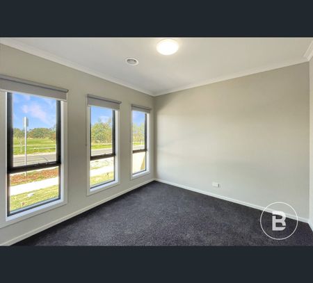 100 Crown Street, Sebastopol, Vic 3356 - Photo 3