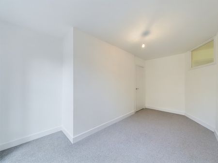 Lansdown Crescent, Cheltenham, GL50 - Photo 2