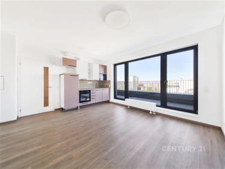 Pronájem nového 1+kk s terasou, Praha Letňany - Photo 2