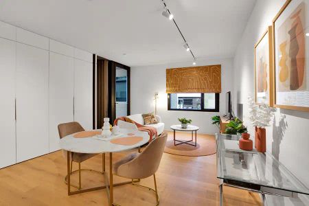 “Luxurious Fully Furnished Apartment in the Prestigious Quay Quarter” - Photo 2