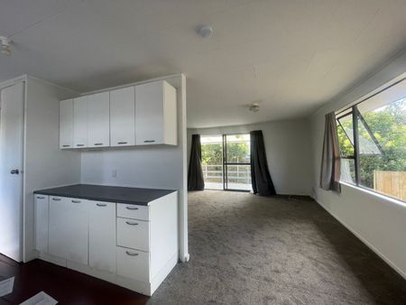 HENDERSON, 3 BEDROOMS - Photo 4