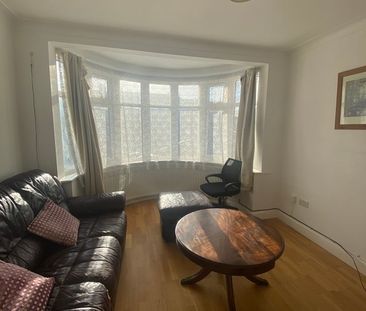 3 Bed Terraced House, Long Elmes, HA3 - Photo 4