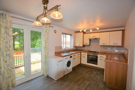3 bedroom terraced house to rent - Photo 3