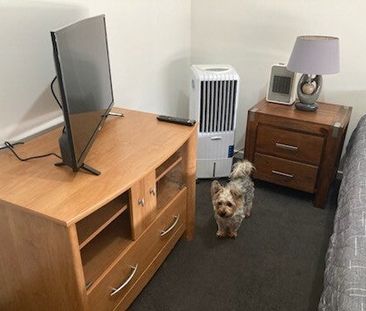 Altona Meadows - Photo 3