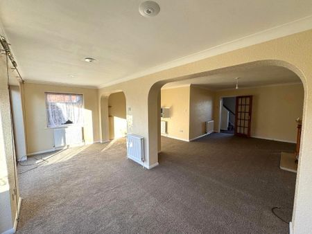 3 bedroom semi-detached house to rent - Photo 2