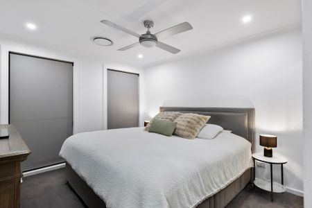 Three Bedroom Family Home - Photo 2