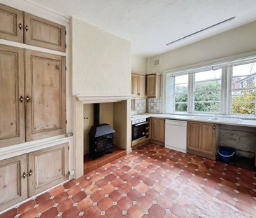 Liversedge Hall, Liversedge Hall Lane, WF15 - Photo 2