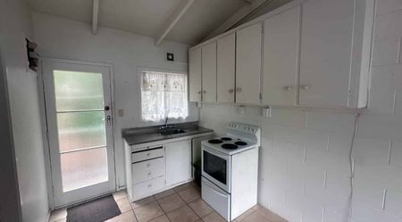 Bedsit Flat - Handy Position - Photo 4